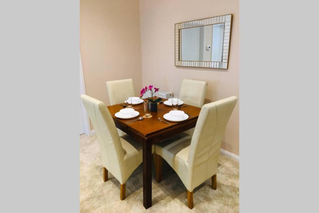 Private 1St Floor Apartment - Perfect For Port Of Dover, Eurotunnel And Short Stays ภายนอก รูปภาพ
