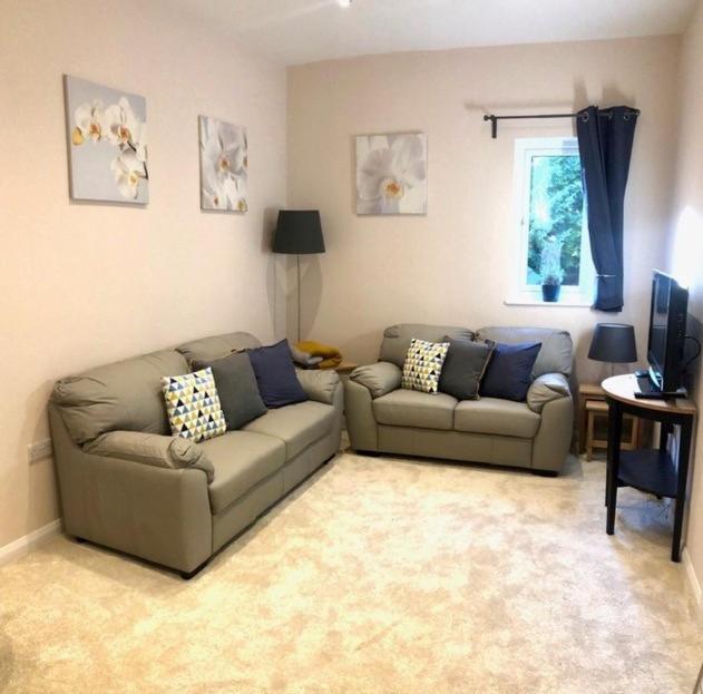 Private 1St Floor Apartment - Perfect For Port Of Dover, Eurotunnel And Short Stays ภายนอก รูปภาพ